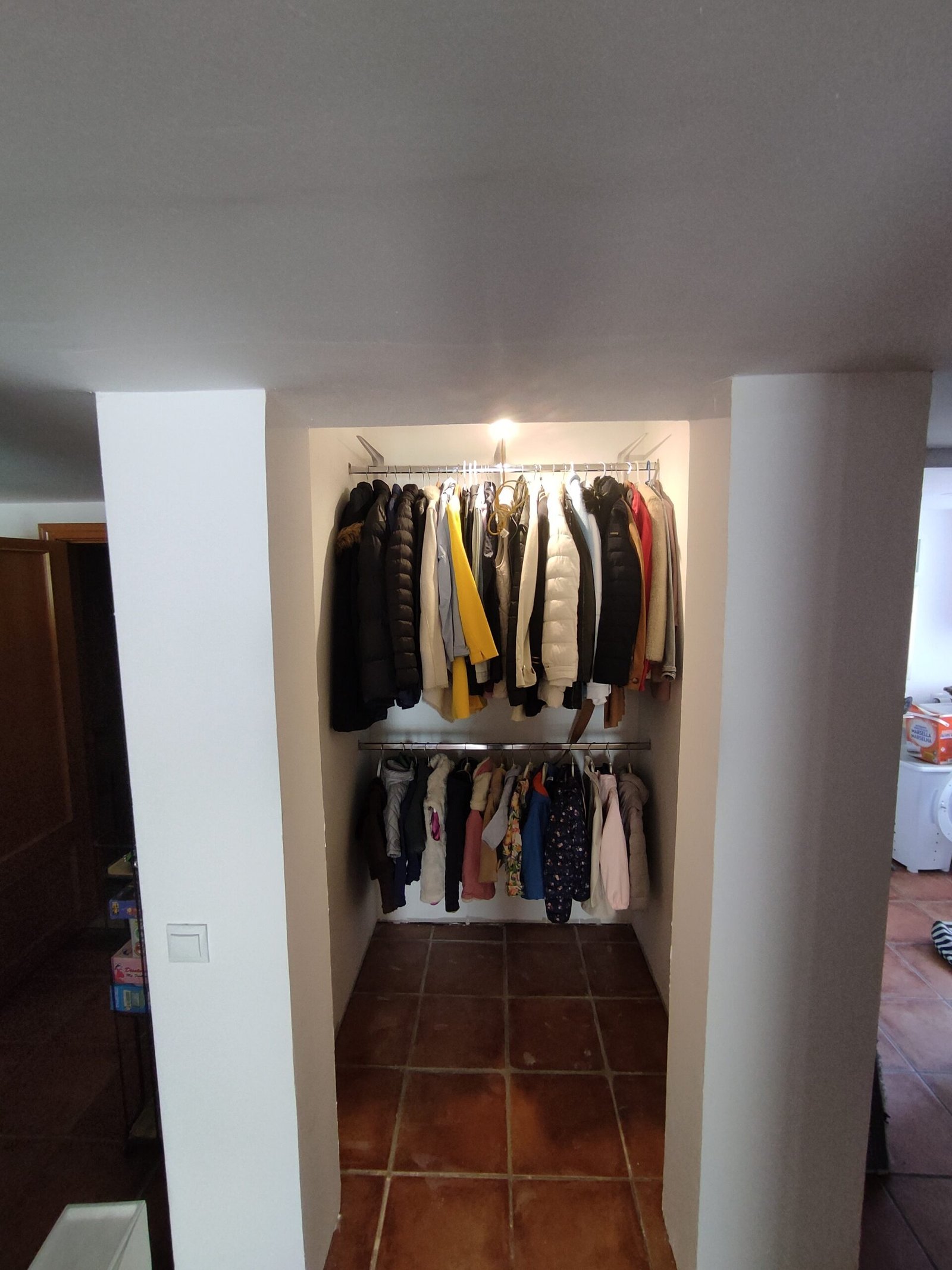 Armario empotrado a medida instalado en reforma de dormitorio, Ceymar